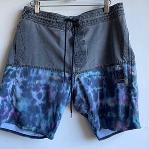 Volcom shorts